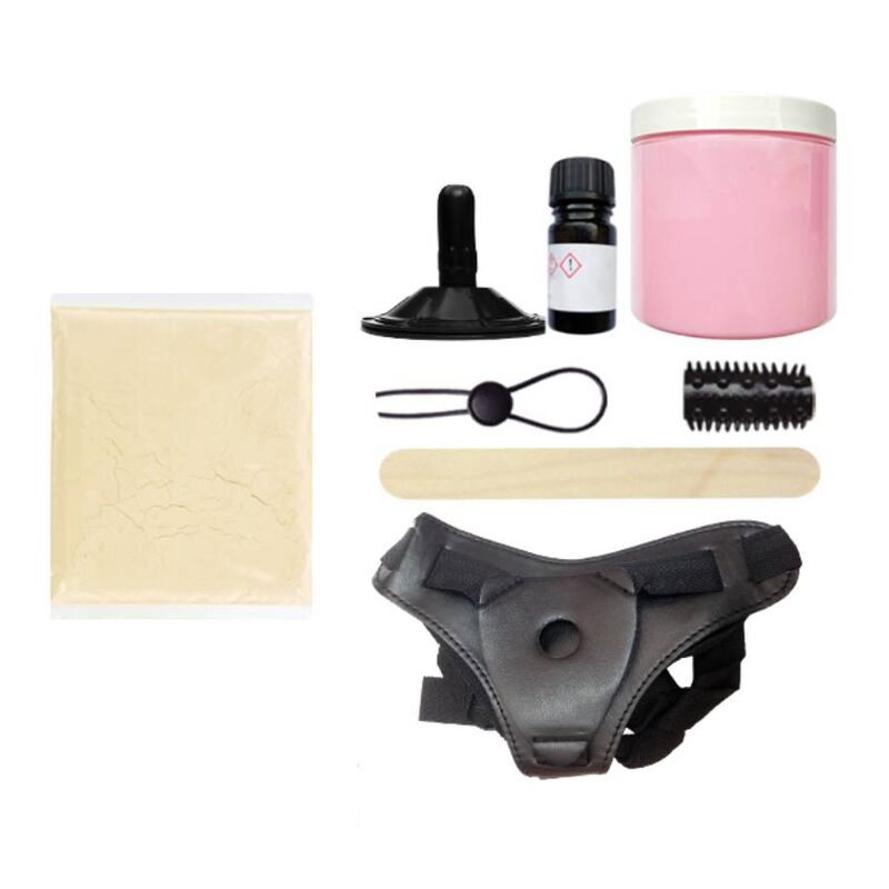 CLONEBOY - DILDO Y ARNÉS CON CORREA